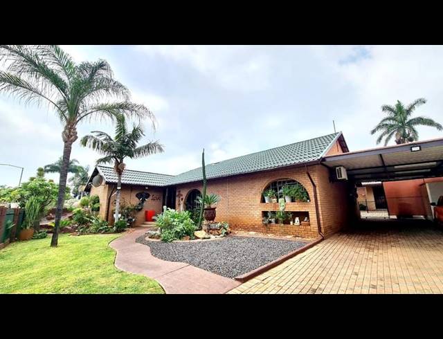 3 BEDROOM HOUSE FOR SALE IN FLORAUNA